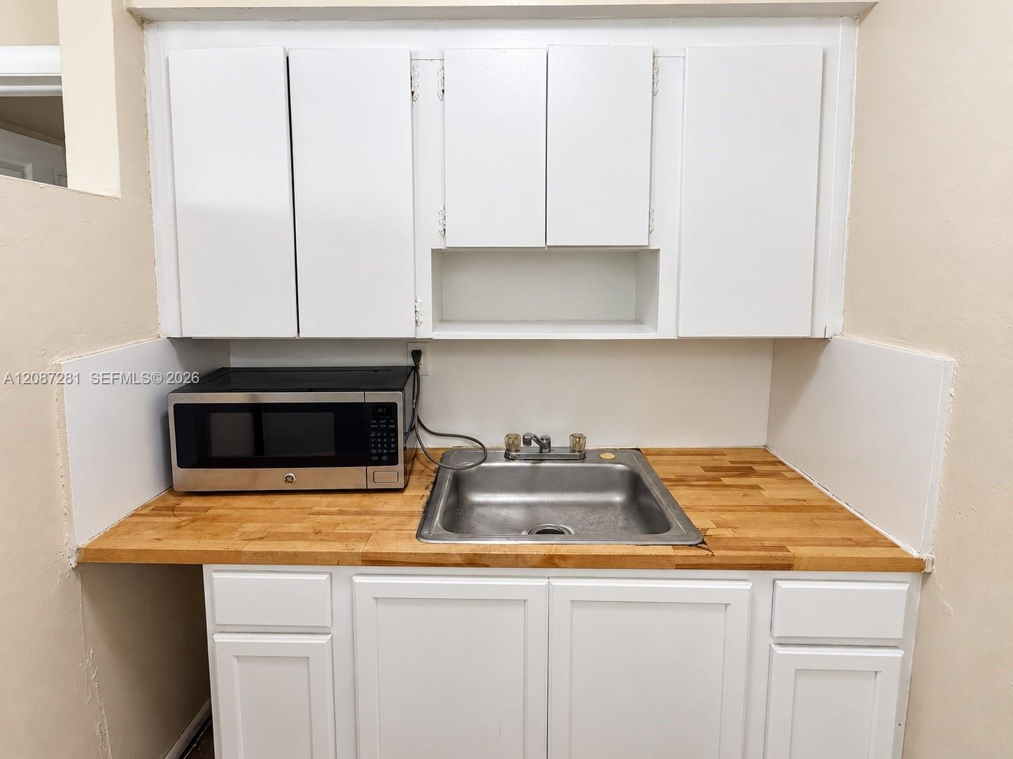 3639 SW 13th Ct # 4 — Photo 4