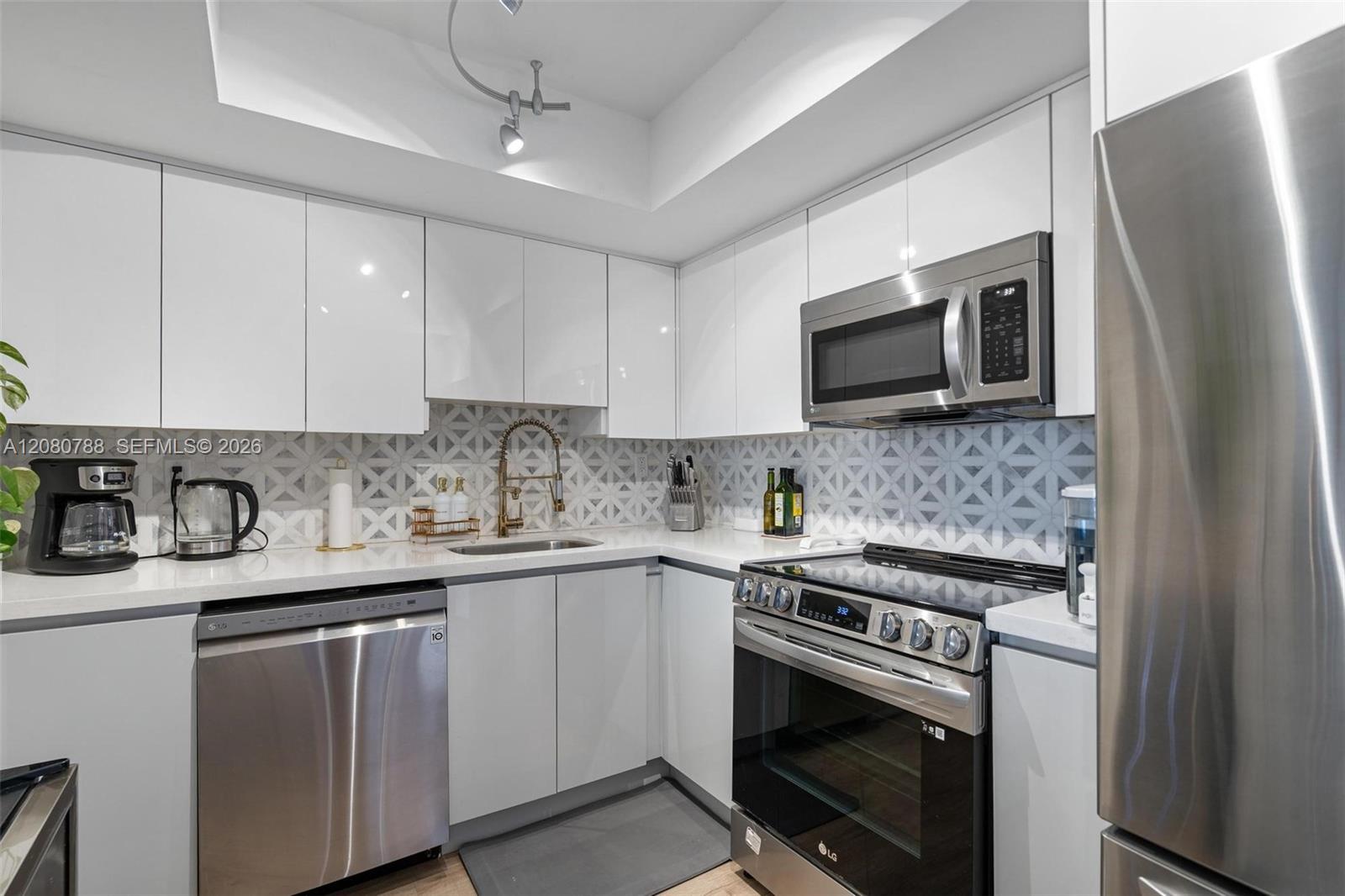 1775 Washington Ave # 6E — Photo 5