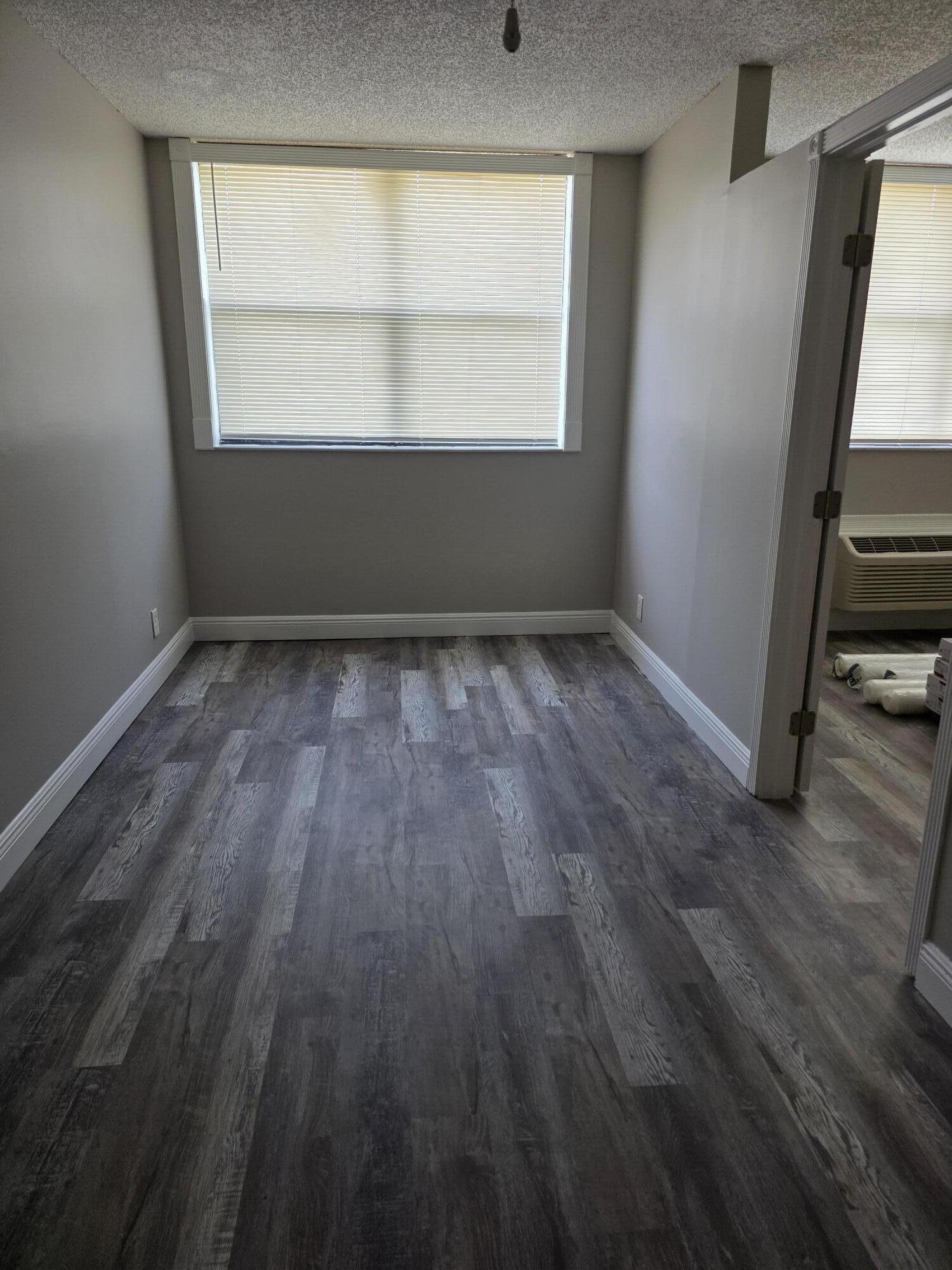 2401 Riverside Drive # b — Photo 3