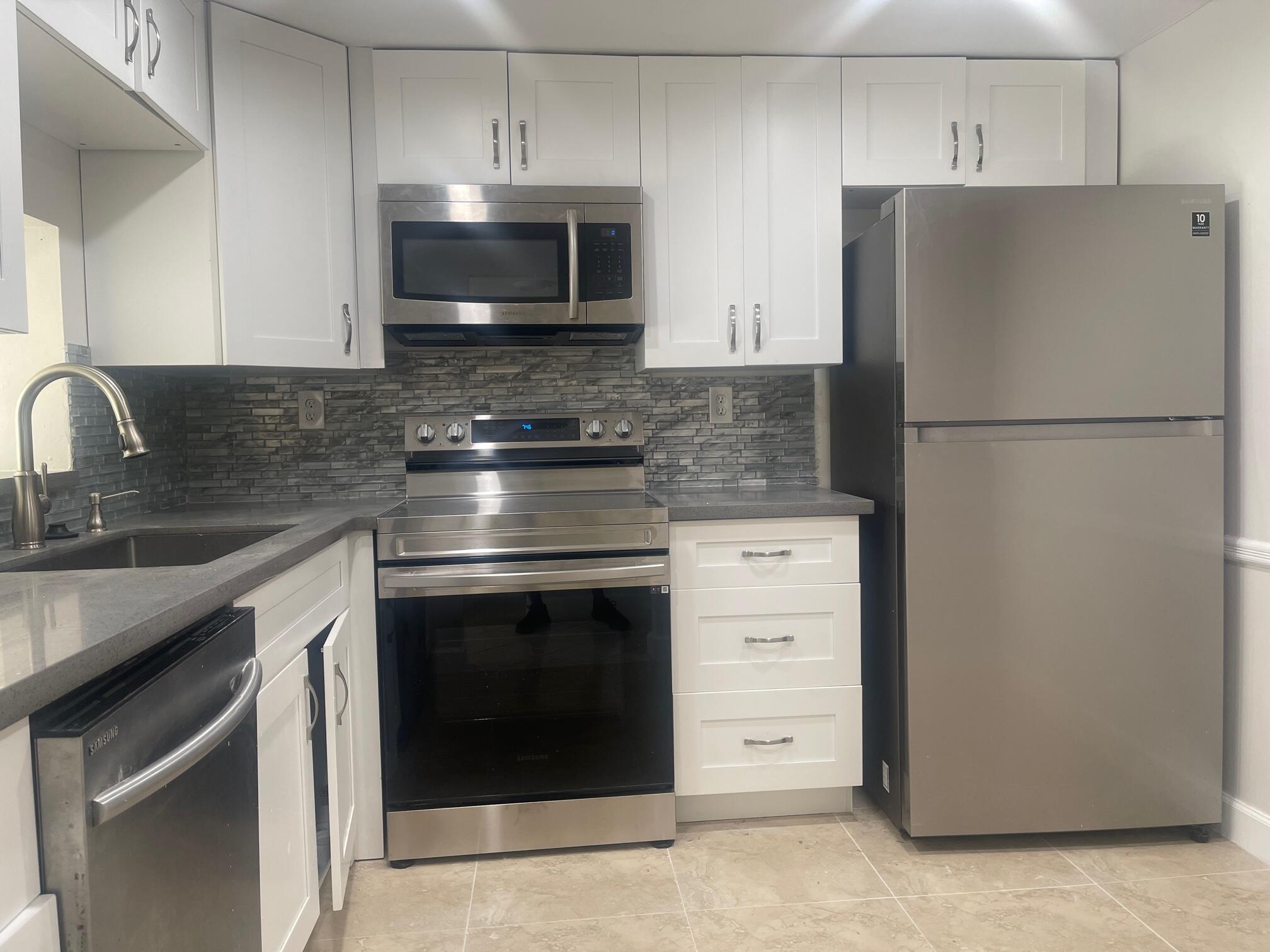 6301 N University Drive # 118 — Photo 3