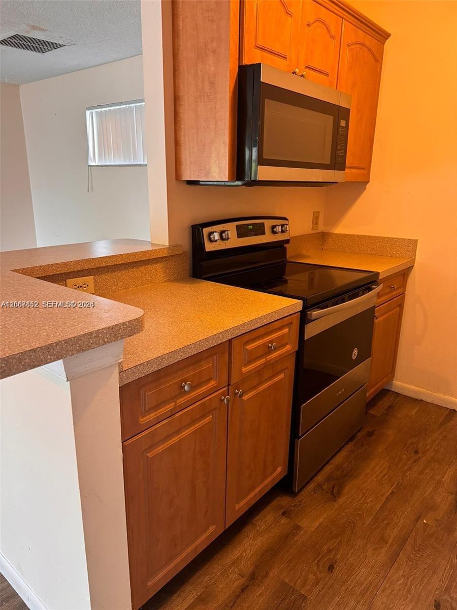 11 Crossings Cir # F — Photo 3