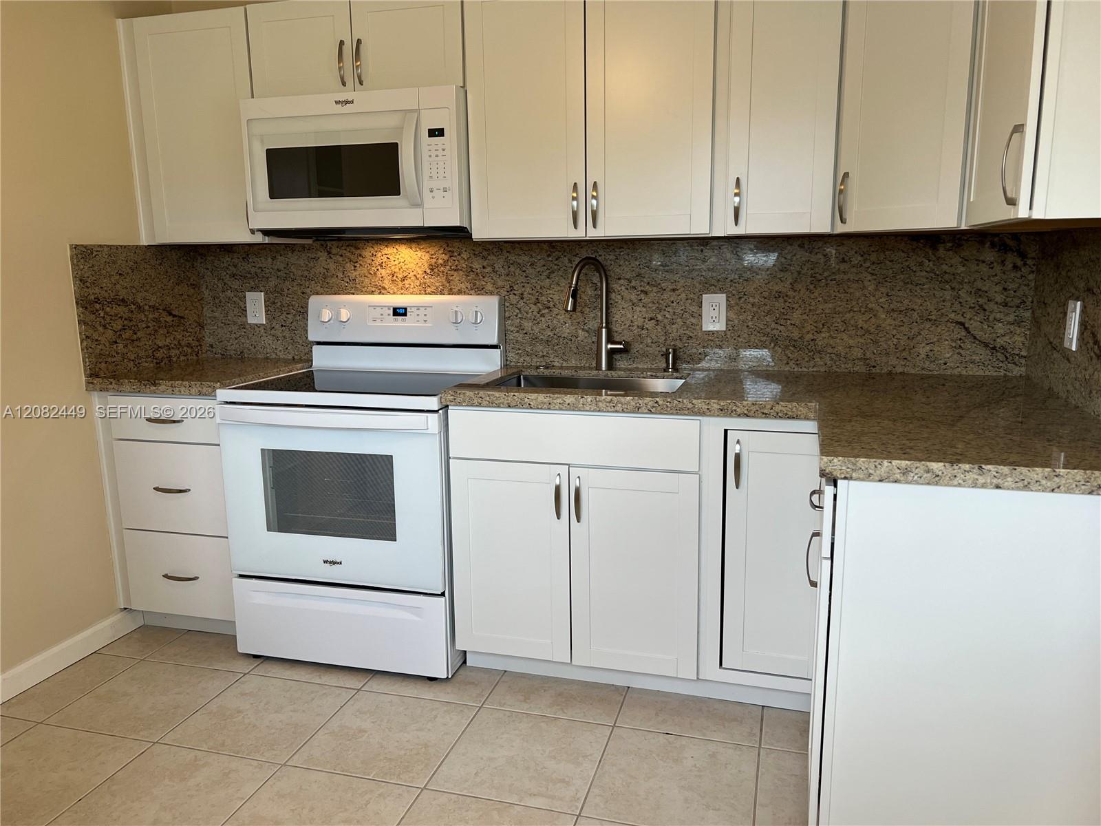 6241 SW 38th Ct — Photo 2