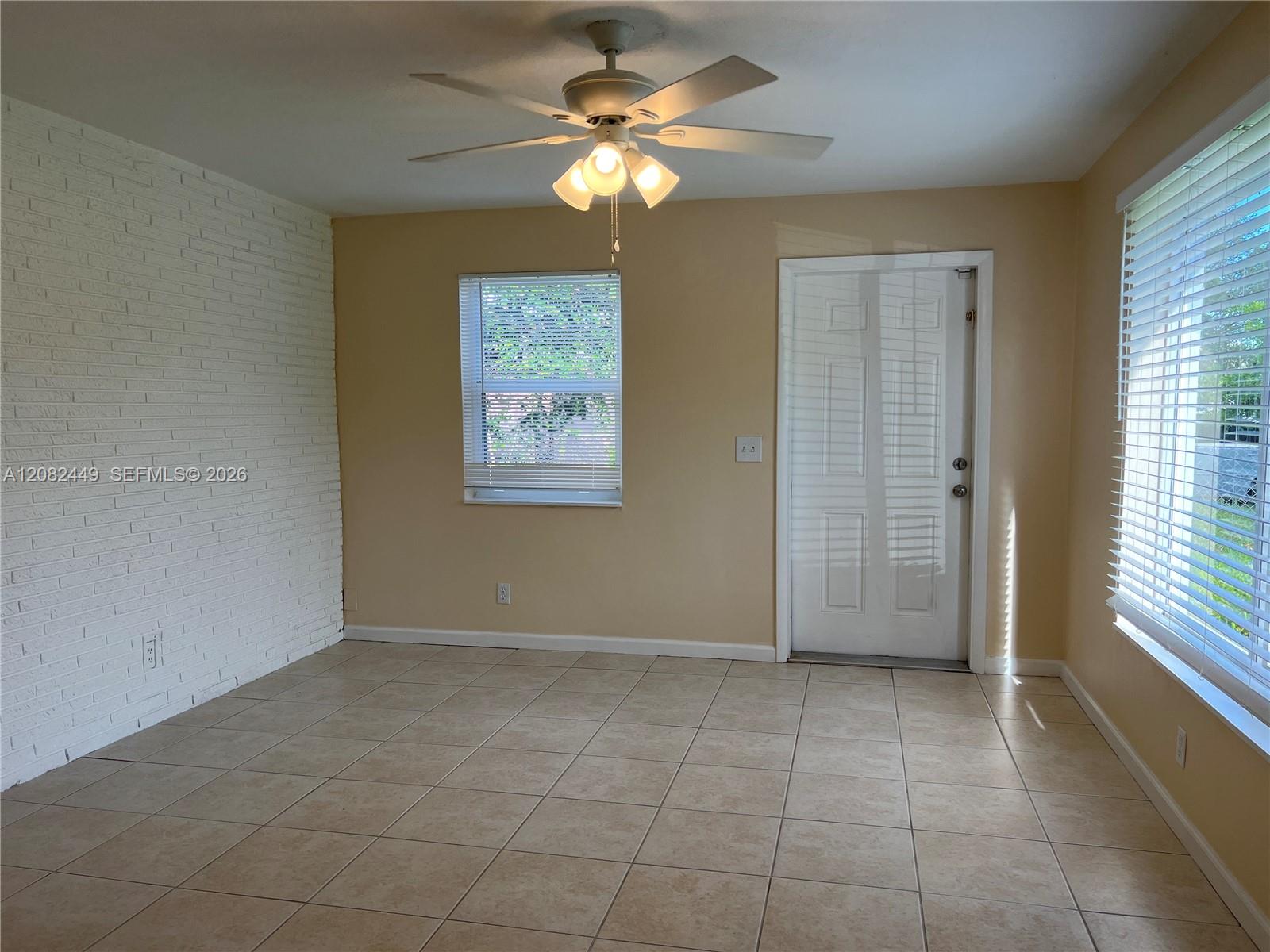 6241 SW 38th Ct — Photo 3
