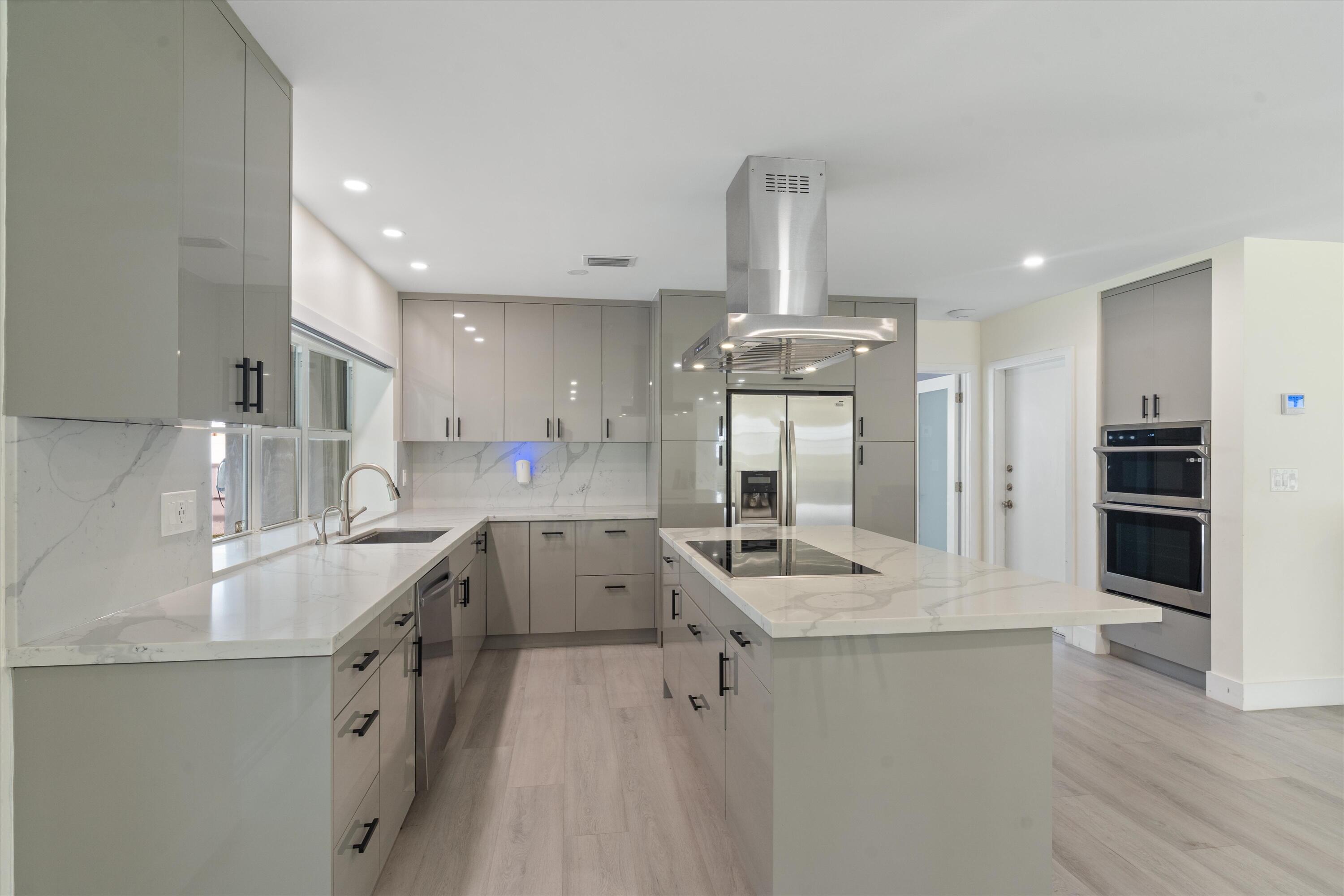 7521 SW 1st Street — Photo 3