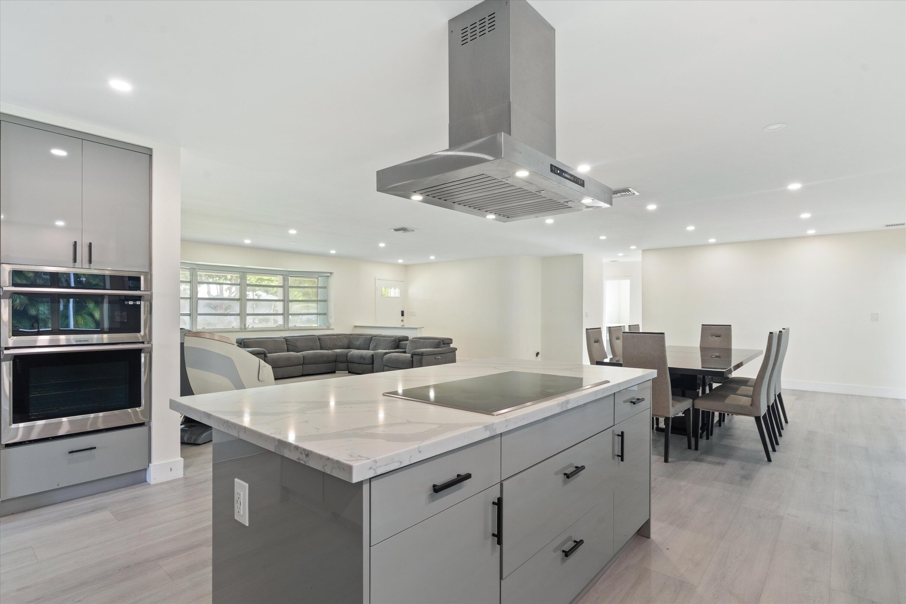 7521 SW 1st Street — Photo 2