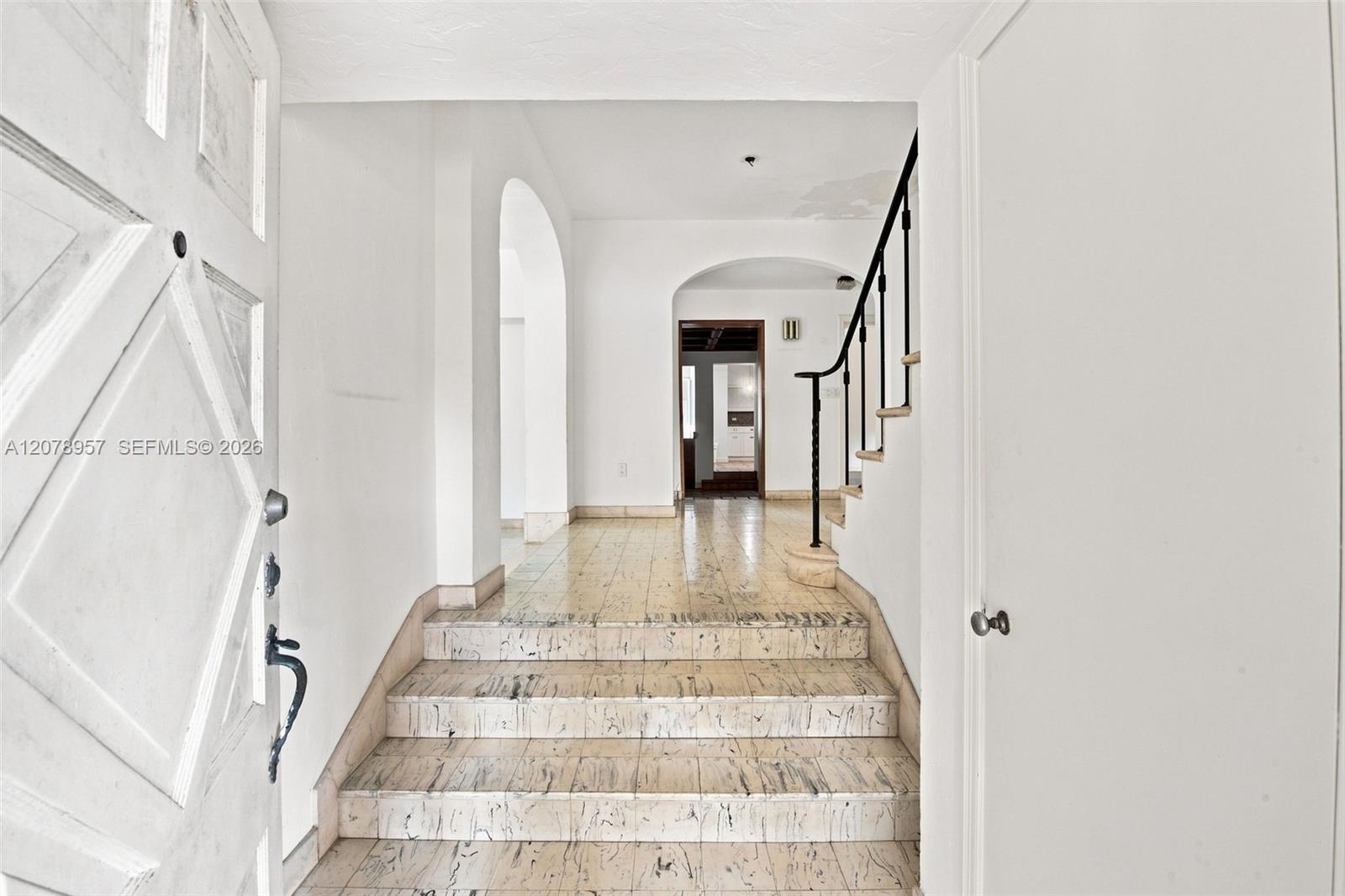 5680 Pine Tree Dr — Photo 4