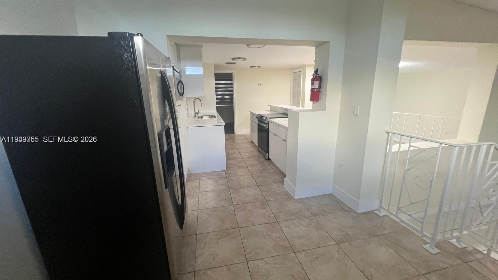 1251 Little River Dr — Photo 3
