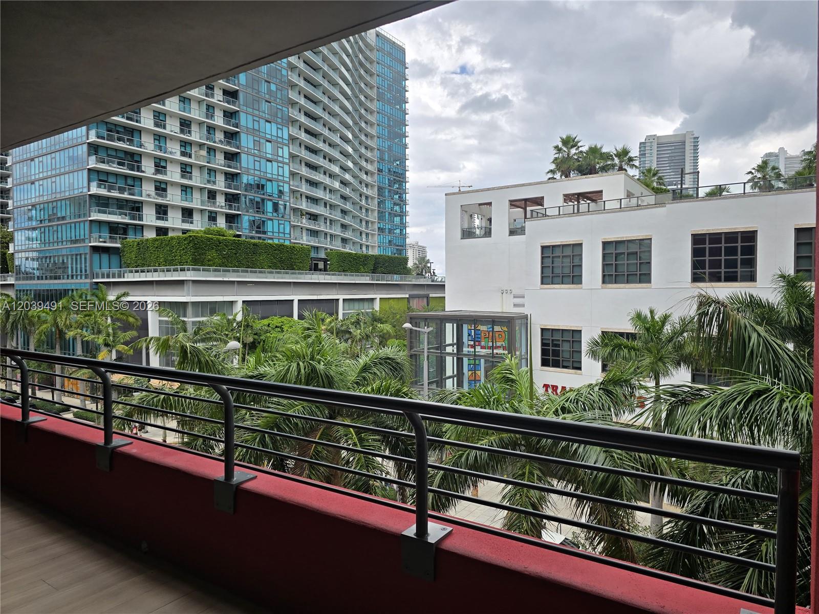 90 NE 32ND ST # 305, Miami FL 33137