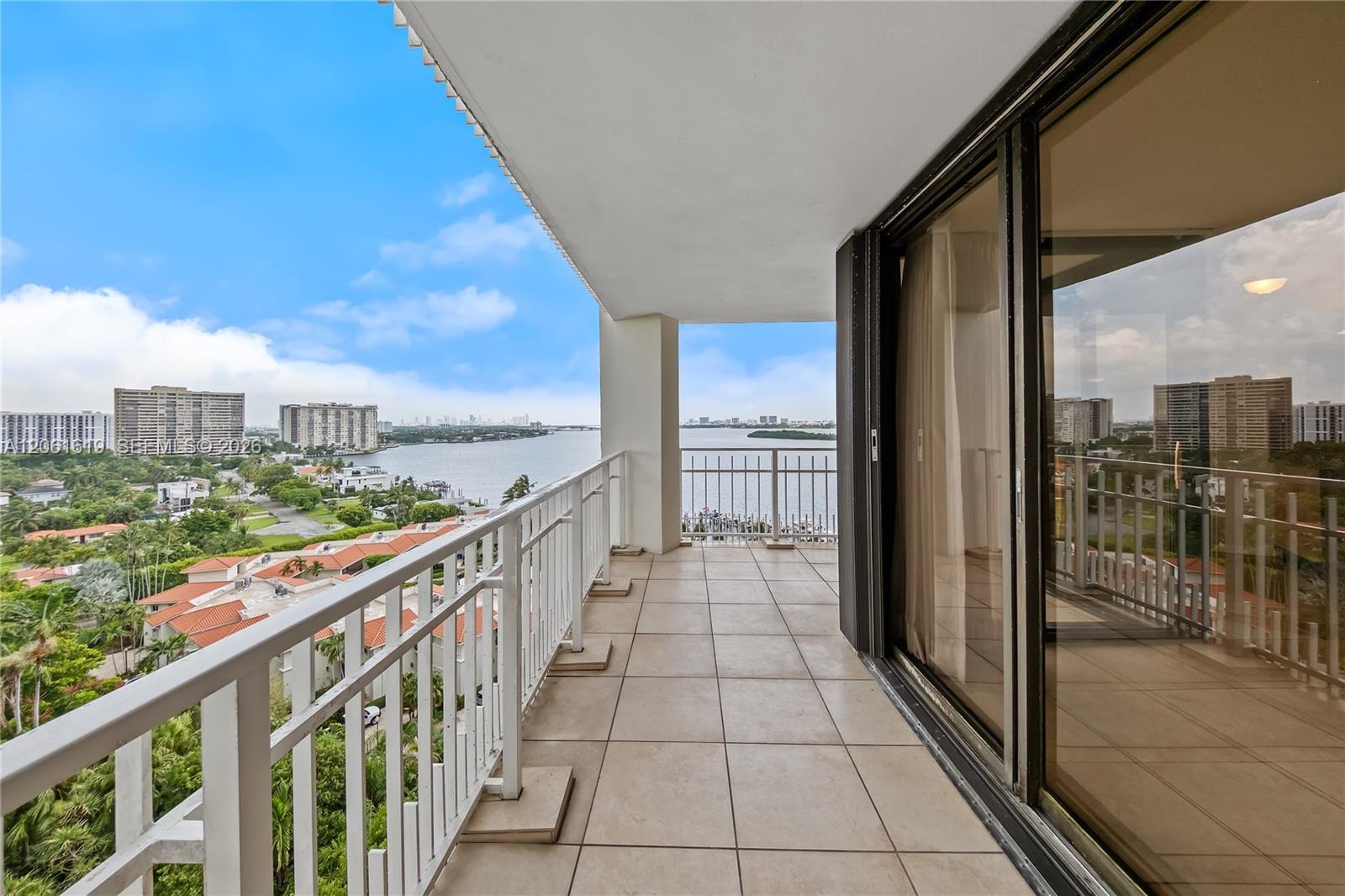 4000 Towerside Ter # 1405, Miami FL 33138