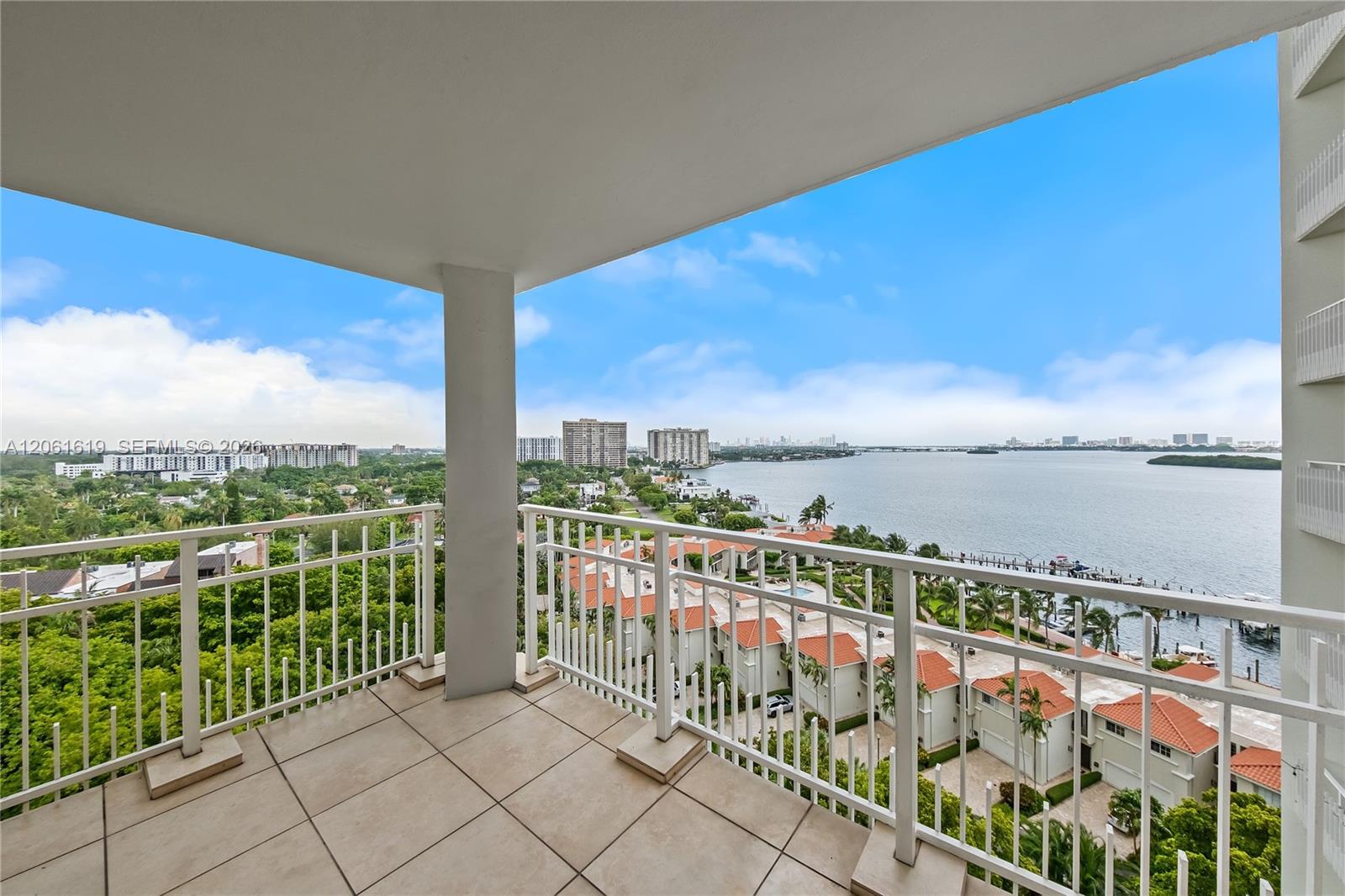 4000 Towerside Ter # 1405 — Photo 4
