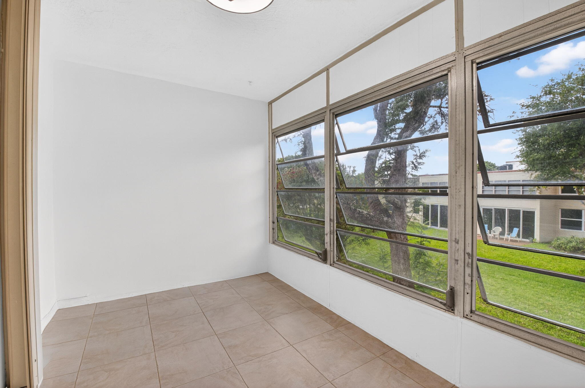 10 Willowbrook Lane # 207 — Photo 4