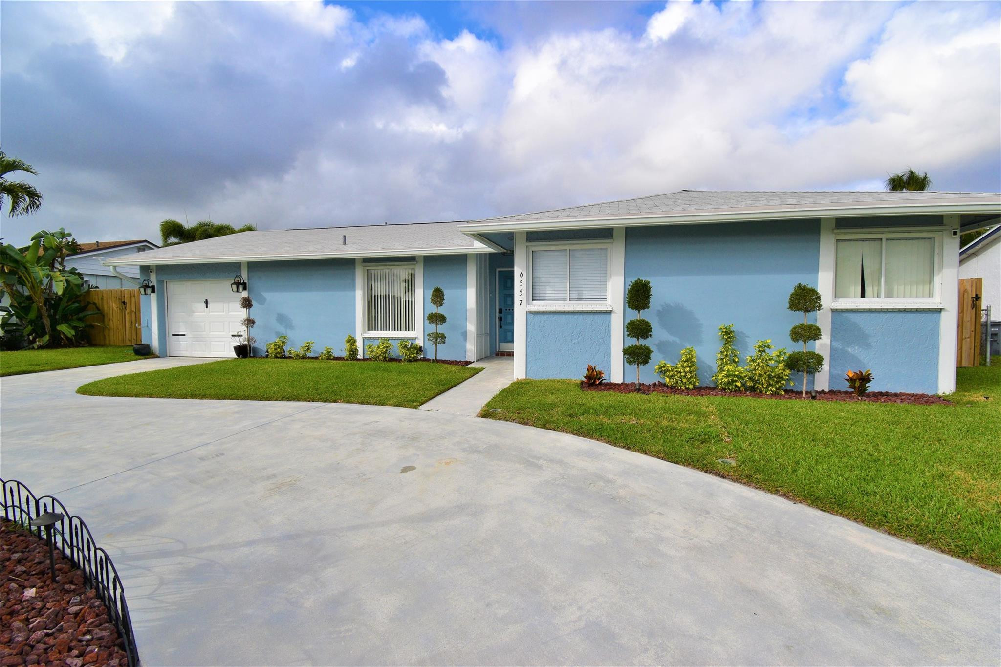 6557 Country Wood Way, Delray Beach FL 33484