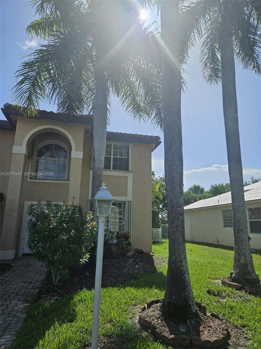 1072 NW 139th Ter, Pembroke Pines FL 33028