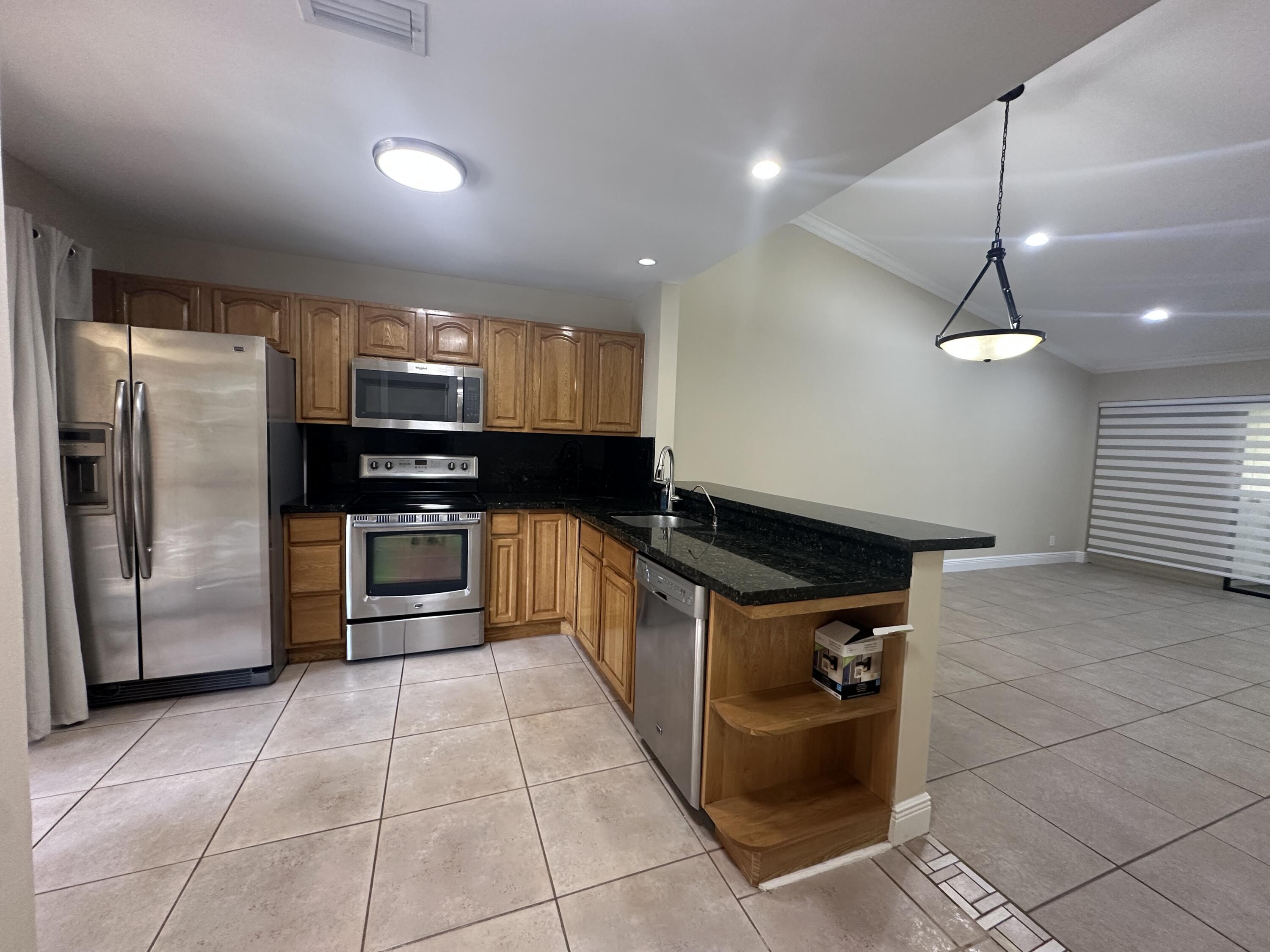 3939 NE 5th Avenue # A206 — Photo 3