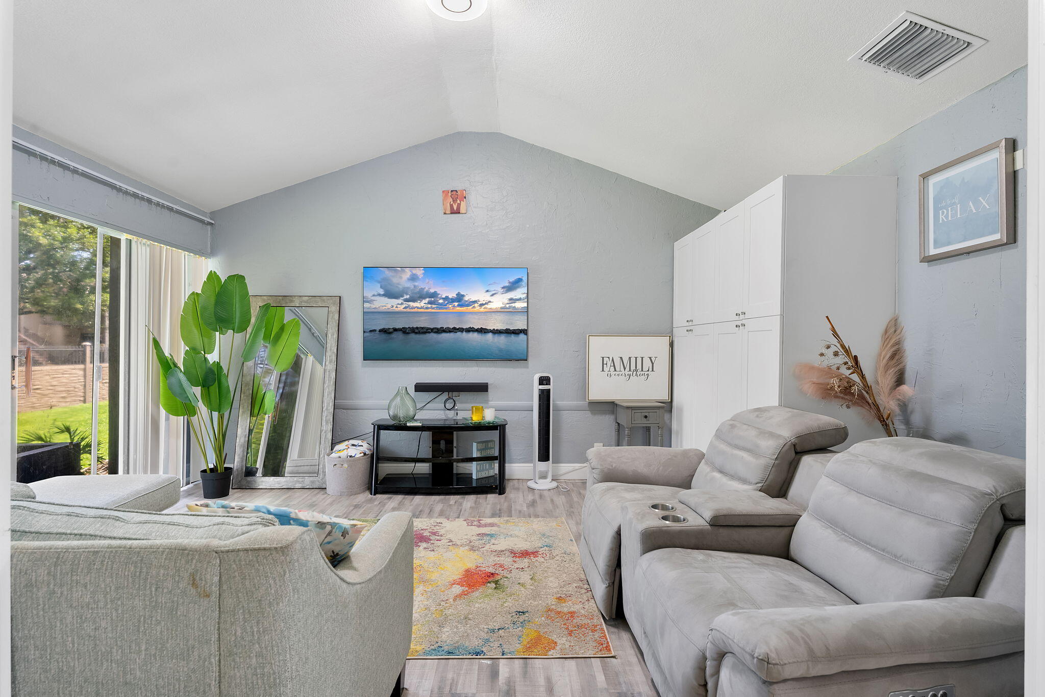 5380 LAKEWOOD Circle S # B — Photo 2