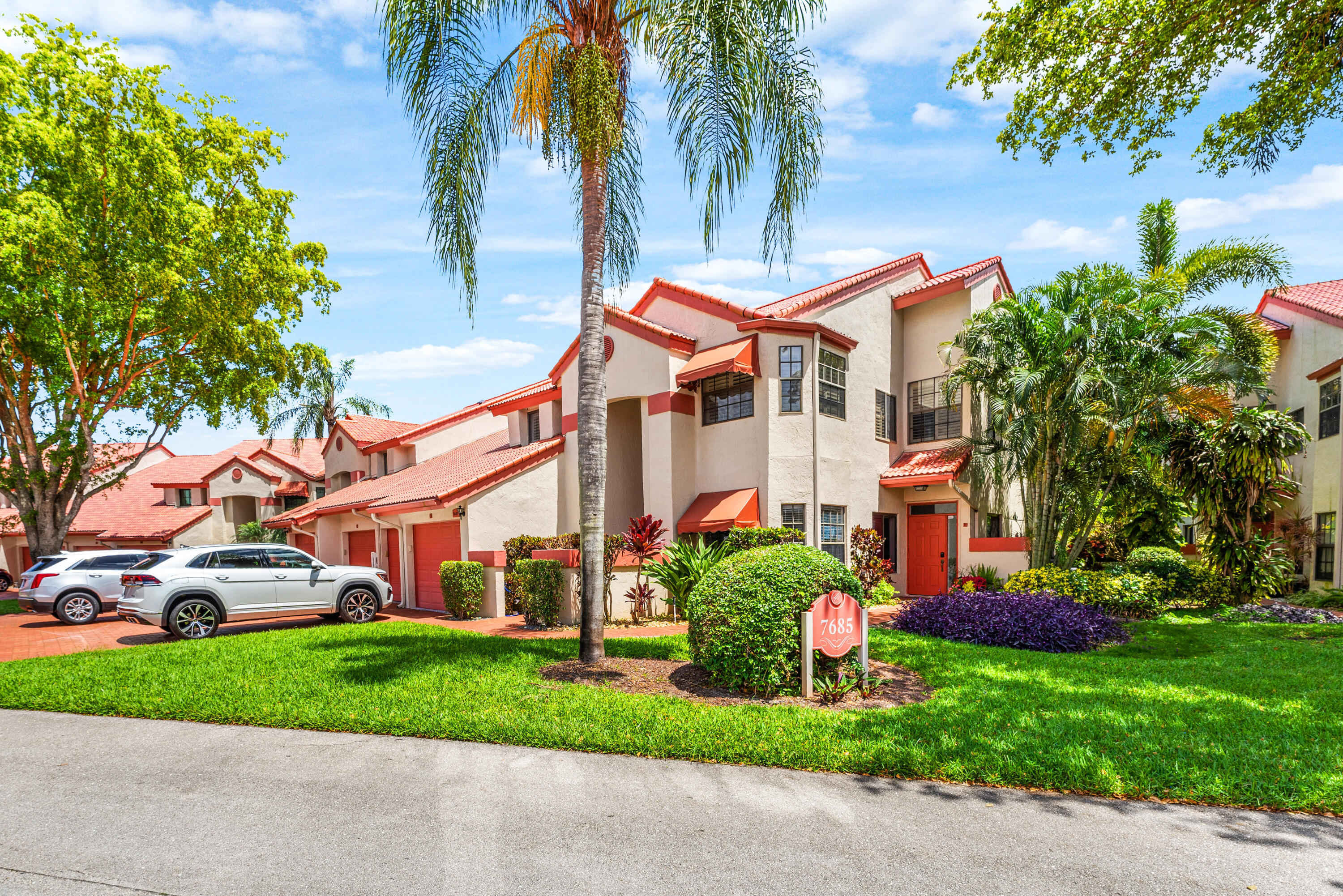 7685 Lexington Club Boulevard # B — Photo 2