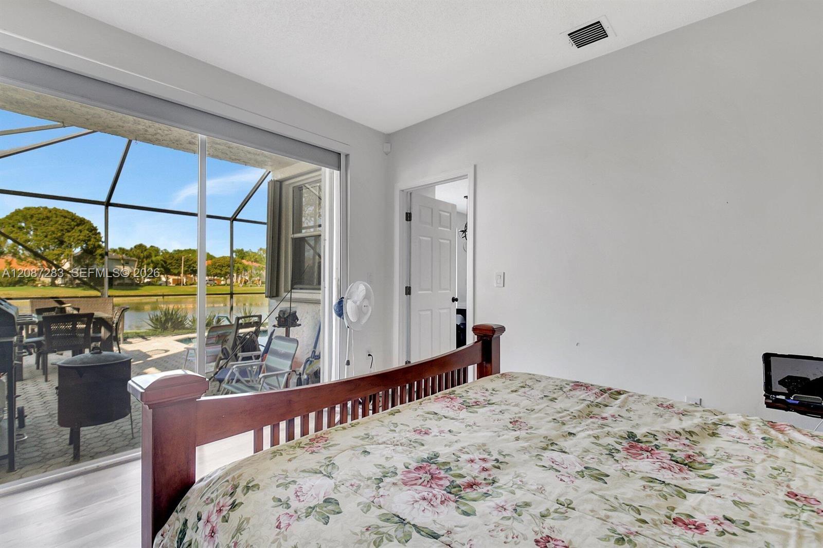 7647 Rockport Cir — Photo 4