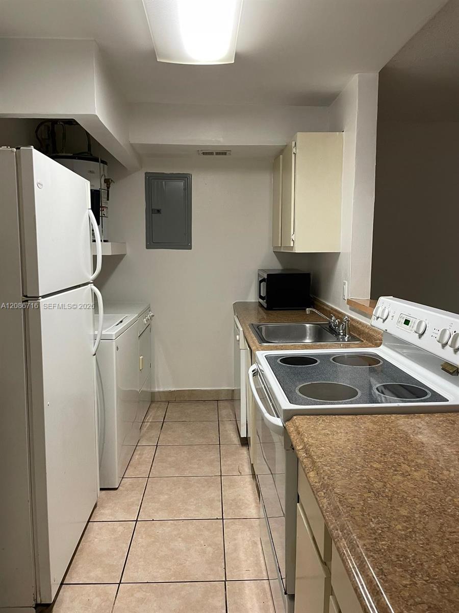 4527 Treehouse Ln # 3B — Photo 2