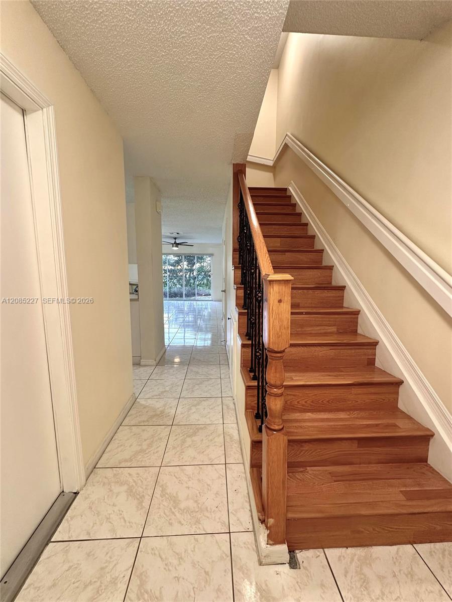 8655 N Southgate Shores Cir — Photo 2