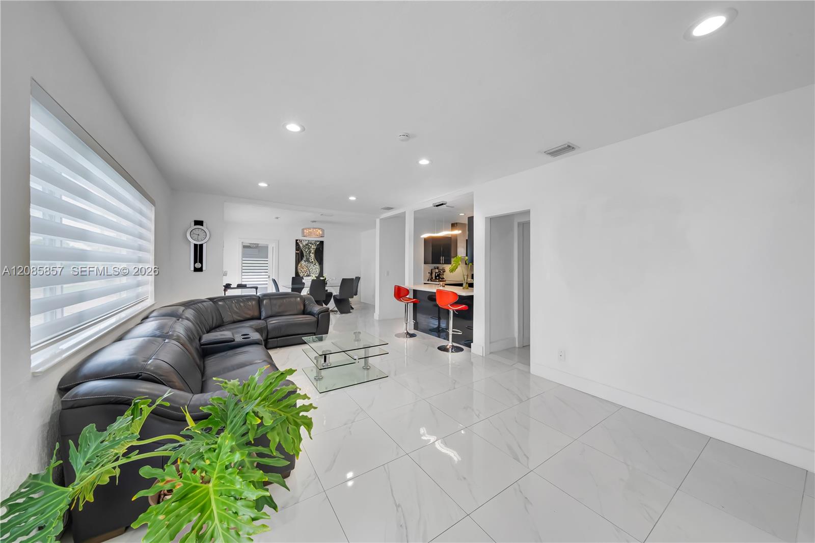 9365 SW 44th St — Photo 4