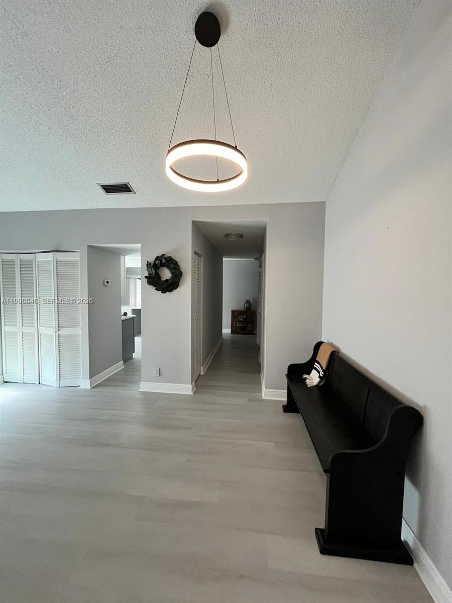 3931 SW 84th Ter — Photo 5