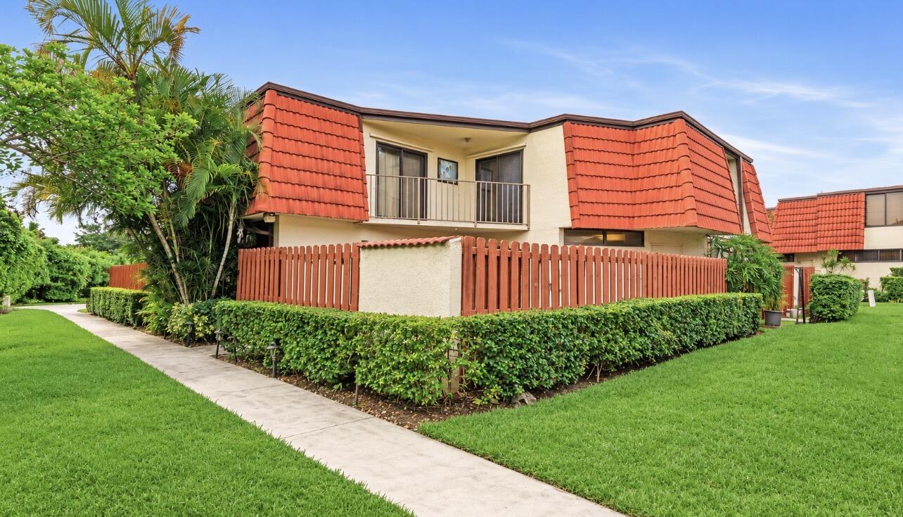 3874 VICTORIA Drive, West Palm Beach FL 33406