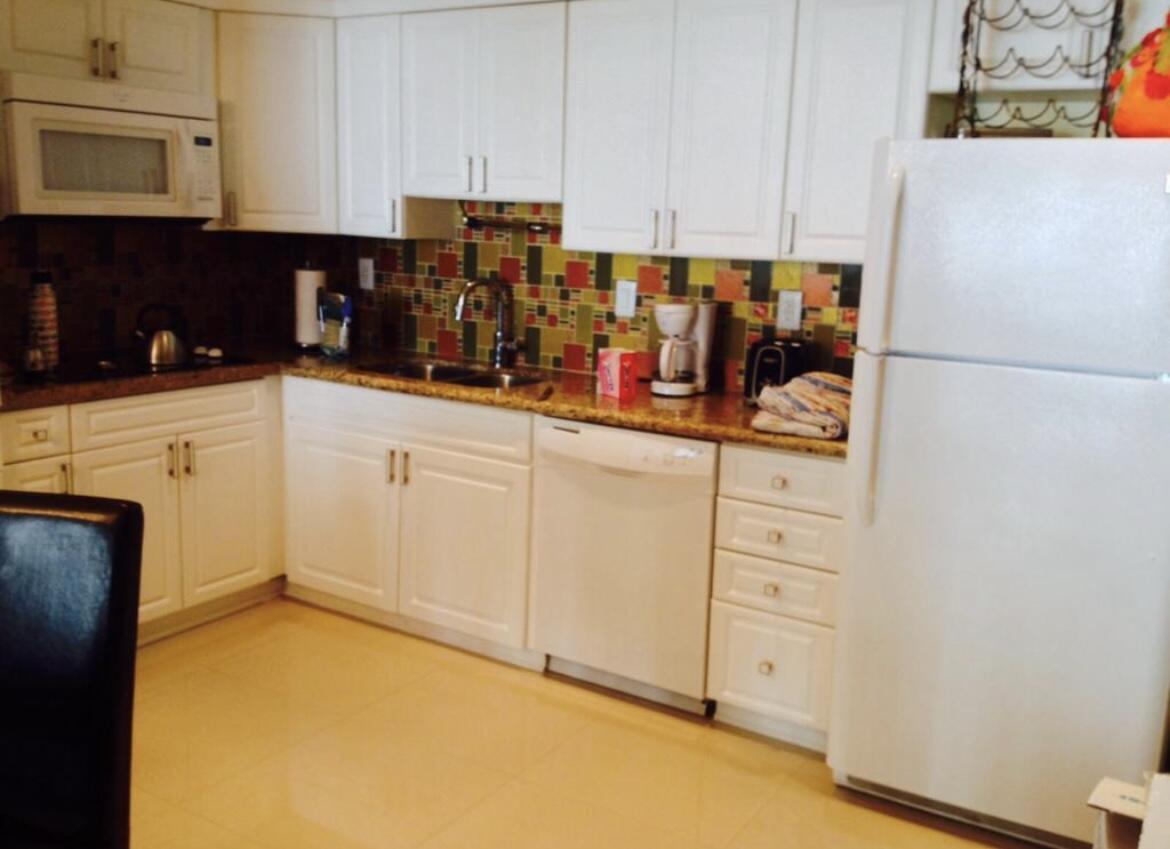 486 NW 165th St Road # 206, Miami FL 33169