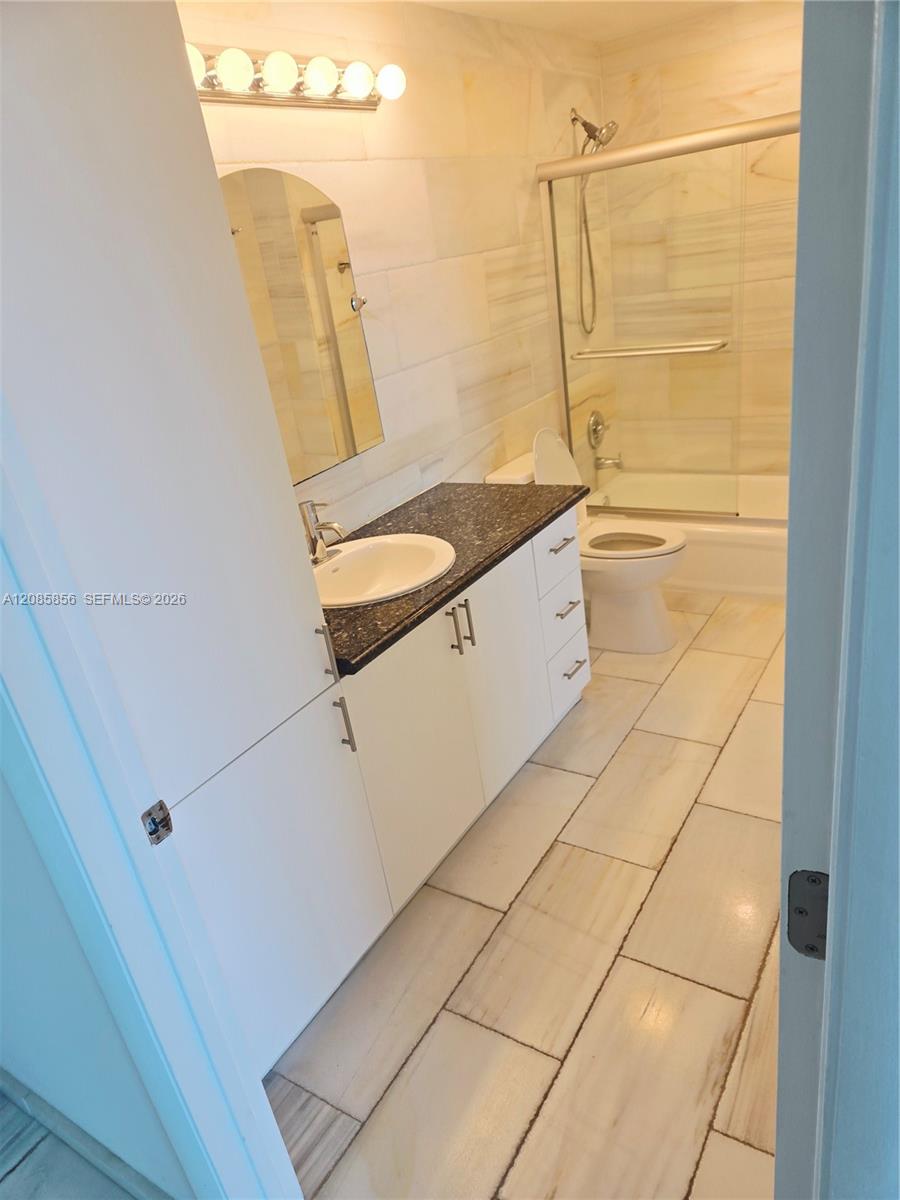 1401 SW 22nd St # 1203 — Photo 5