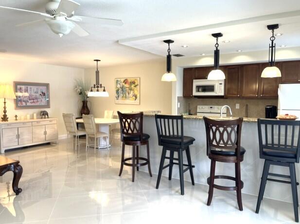 1315 HIGH POINT Way SE # B, Delray Beach FL 33445