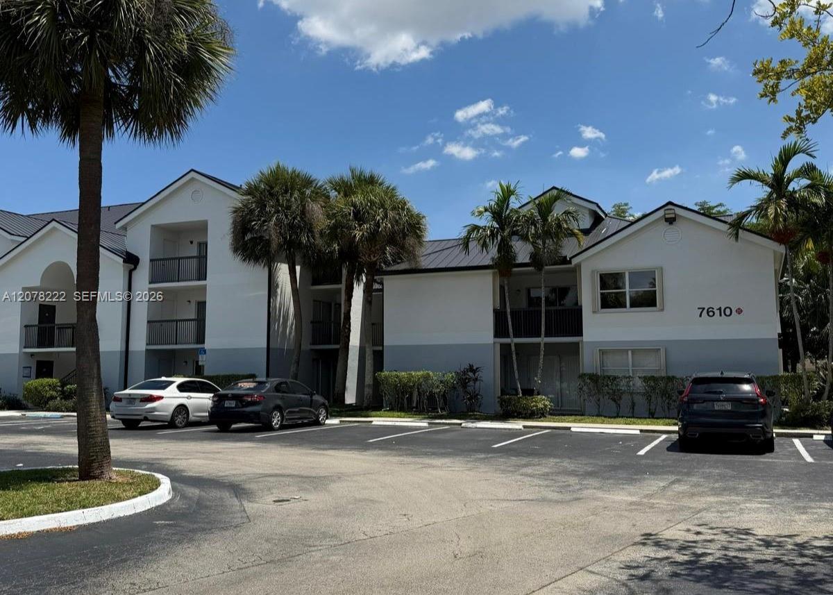 7610 Westwood Dr # 122 — Photo 4