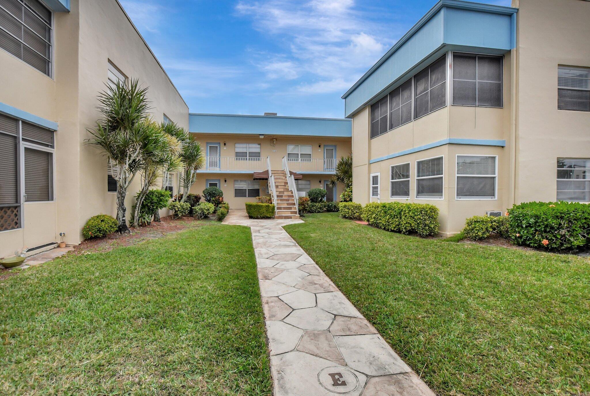 204 Burgundy E, Delray Beach FL 33484