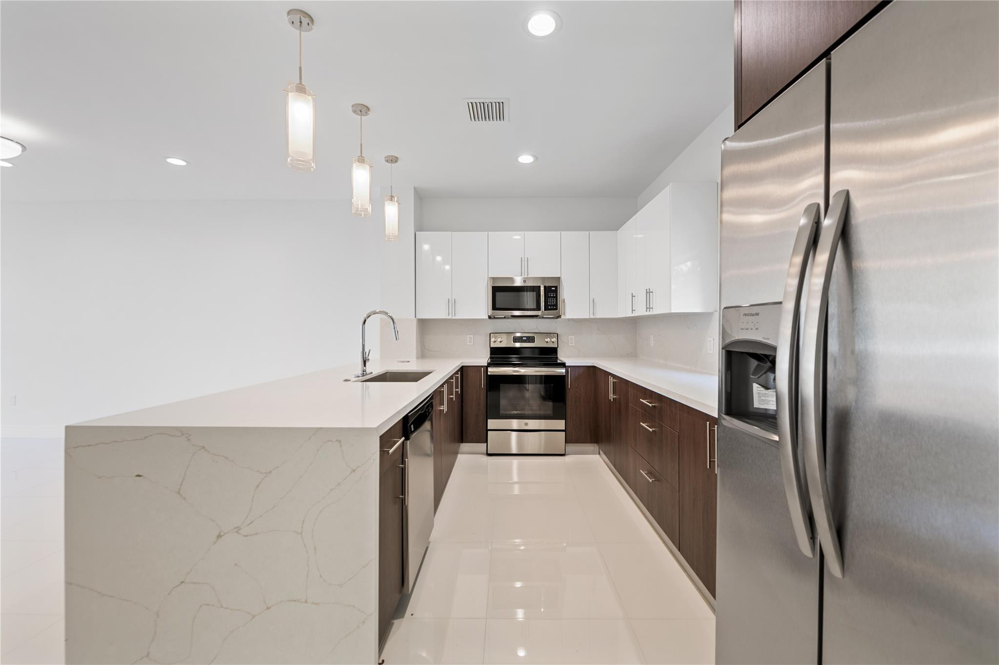 1428 SW 4th Avenue # 1428 — Photo 3