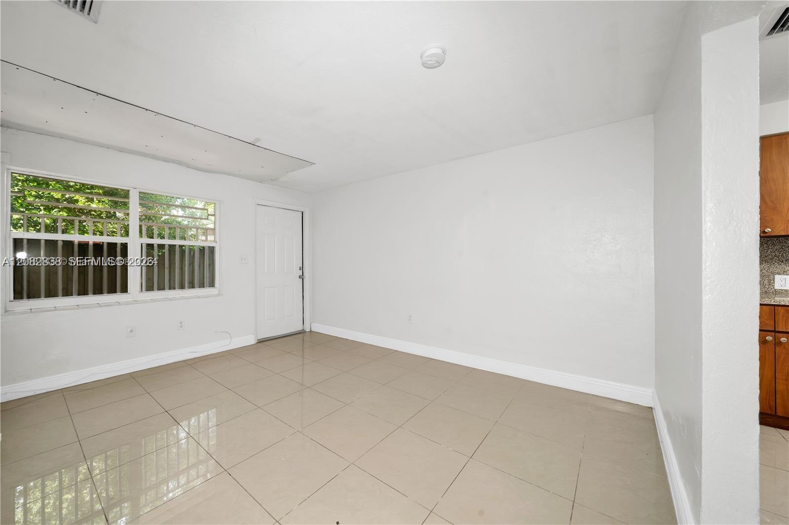 5545 NW 3rd Ave # E — Photo 3