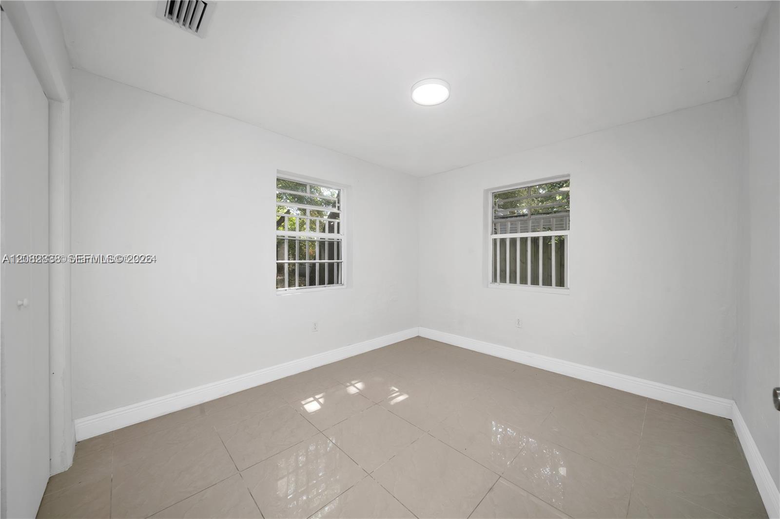 5545 NW 3rd Ave # E — Photo 5