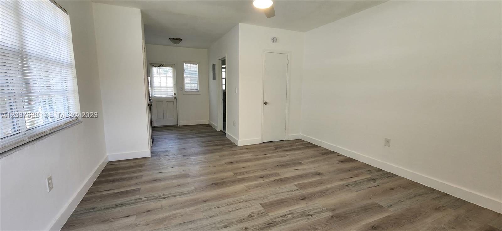 930 SW 4th Ave # 3 — Photo 3