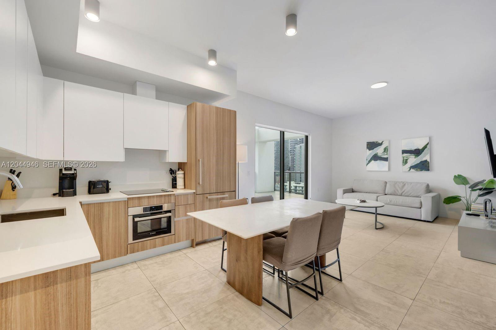 239 SW 9th St # 1801, Miami FL 33130