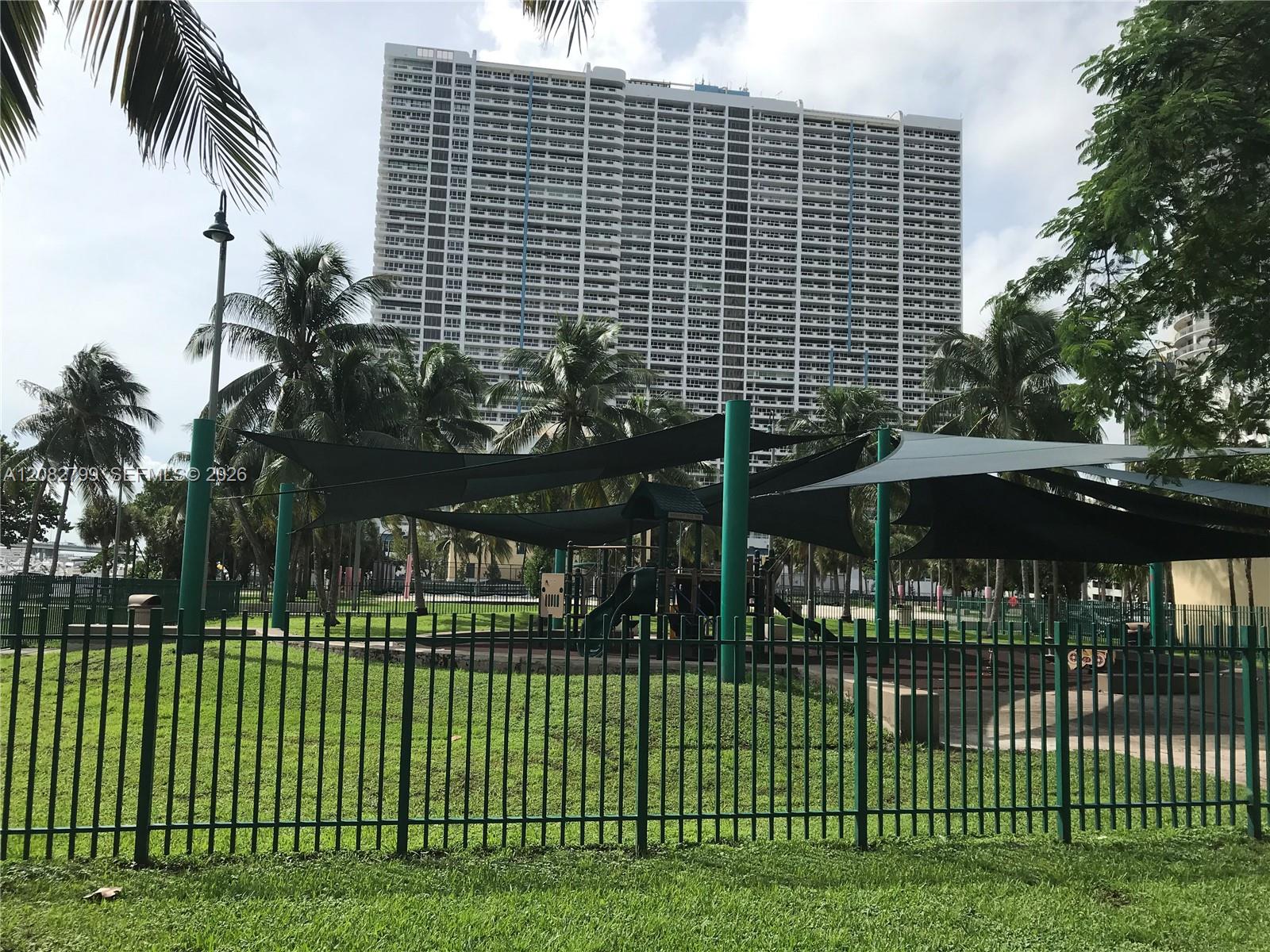 1800 N Bayshore Dr # 2204 — Photo 5