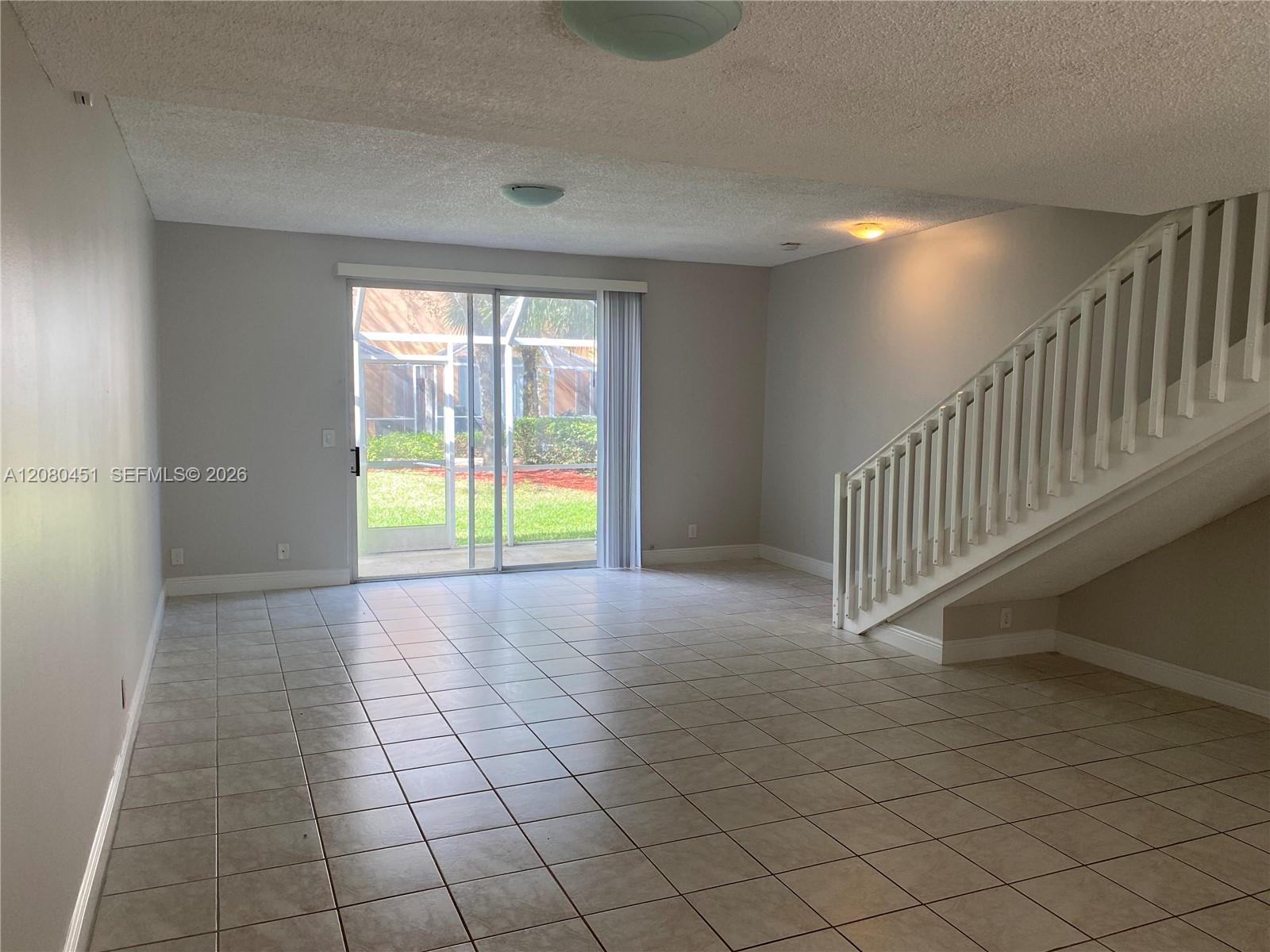 1575 Veracruz Ln — Photo 4