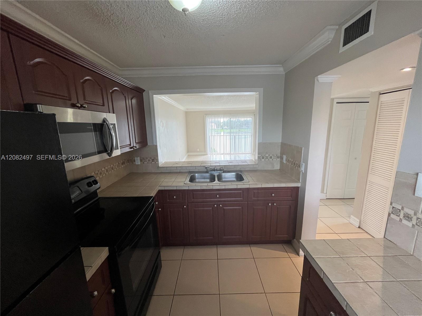 8560 N Sherman Cir # 308 — Photo 4