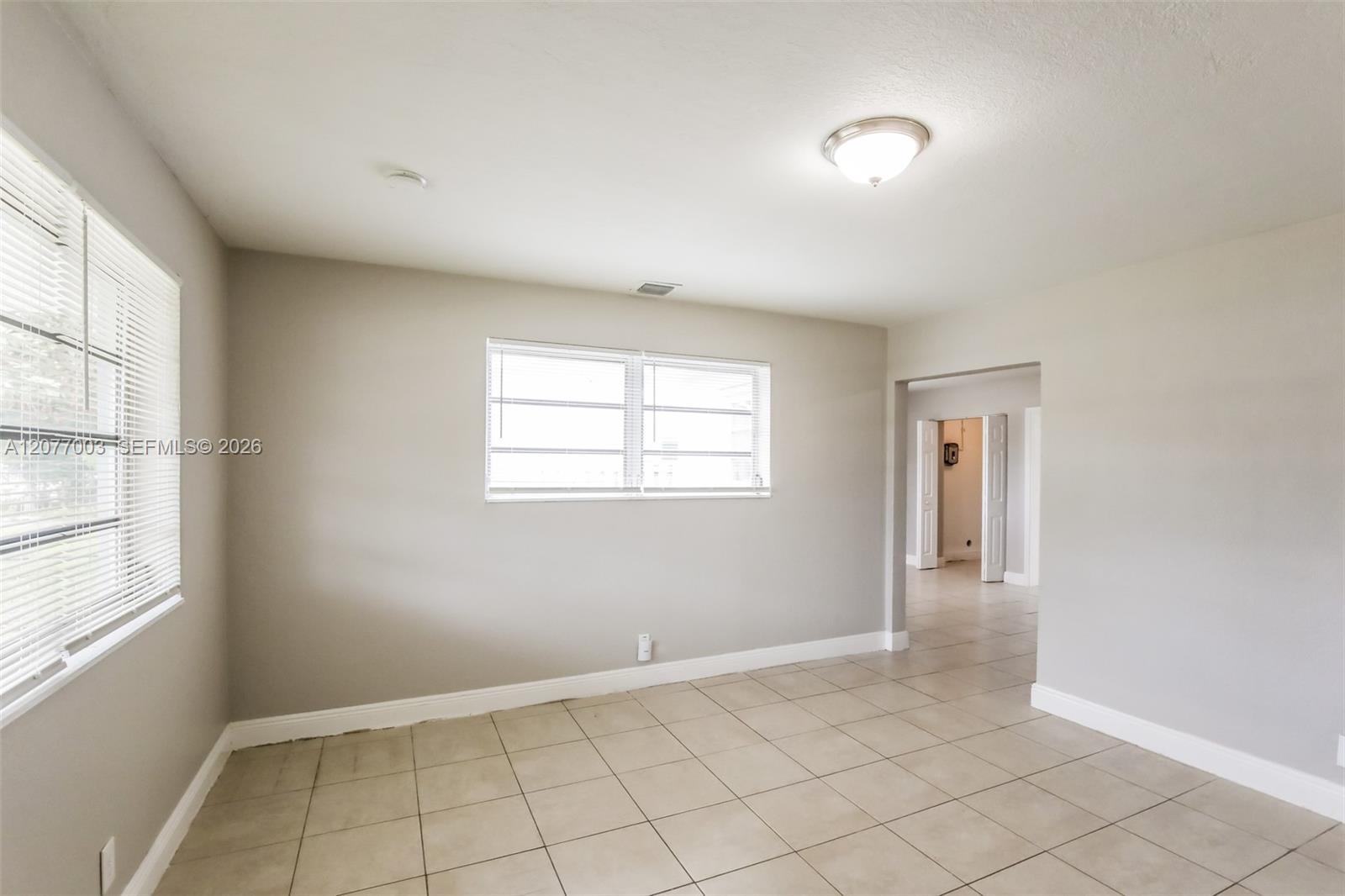 2435 Liberty St — Photo 2