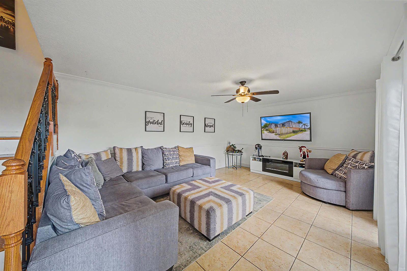 4 Living Area (1)