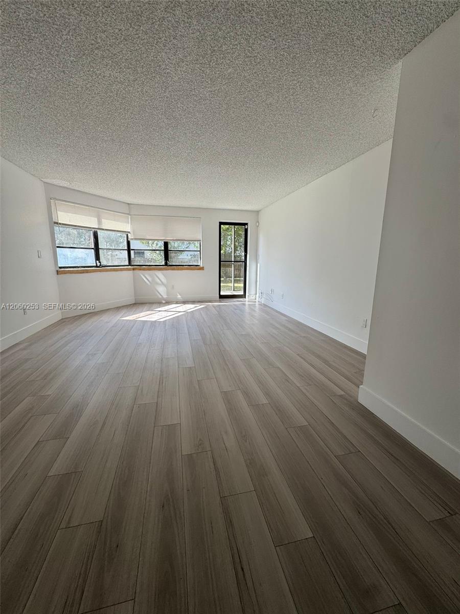 20860 San Simeon Way # 6, Miami FL 33179