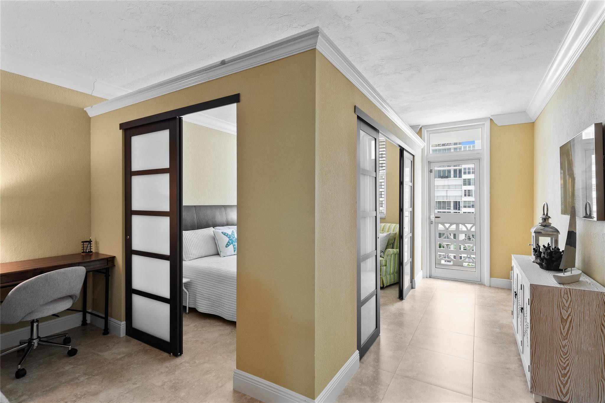 4250 GALT OCEAN Drive # 8L — Photo 3