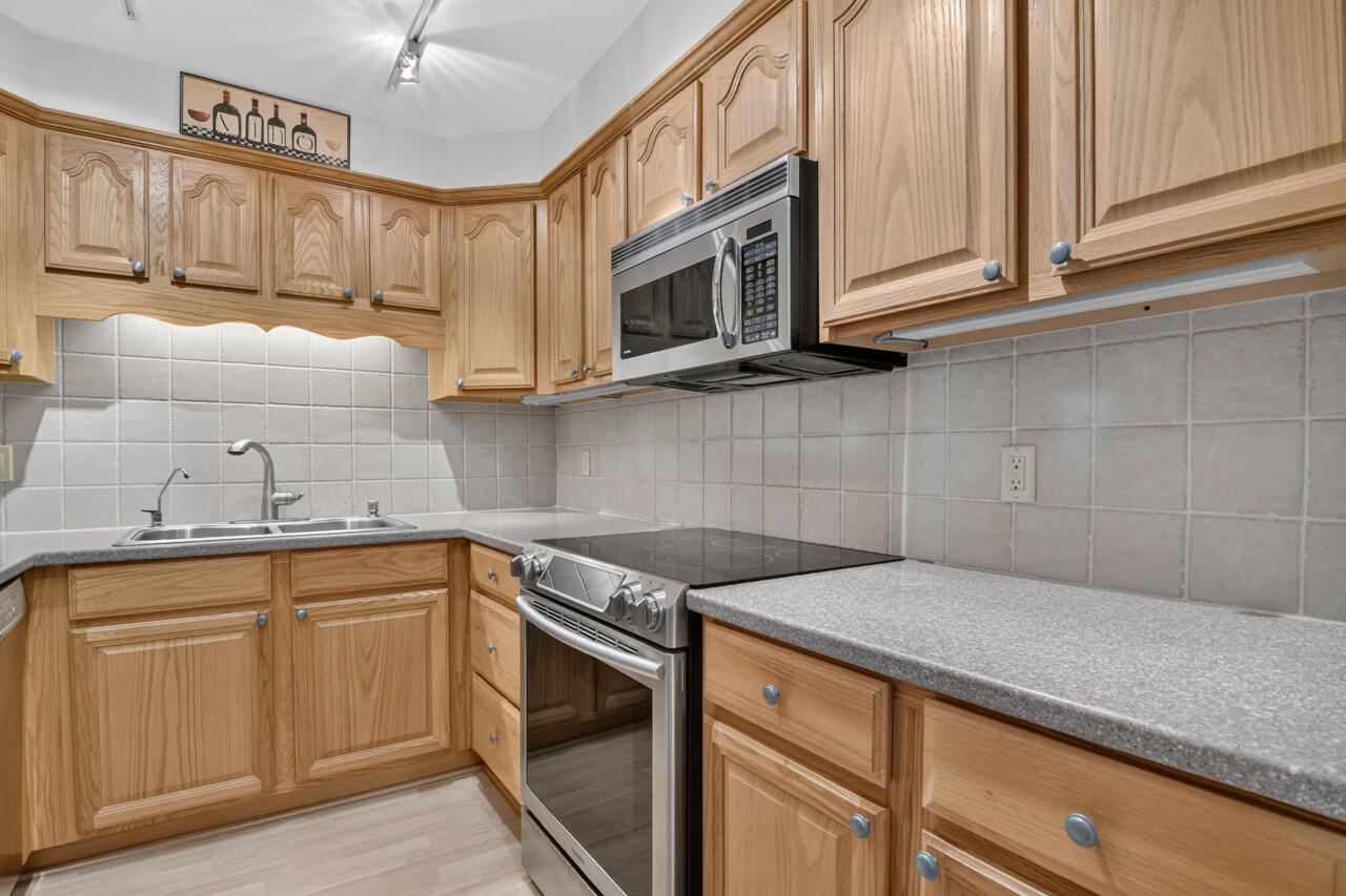 336 GOLFVIEW Road # 605 — Photo 5