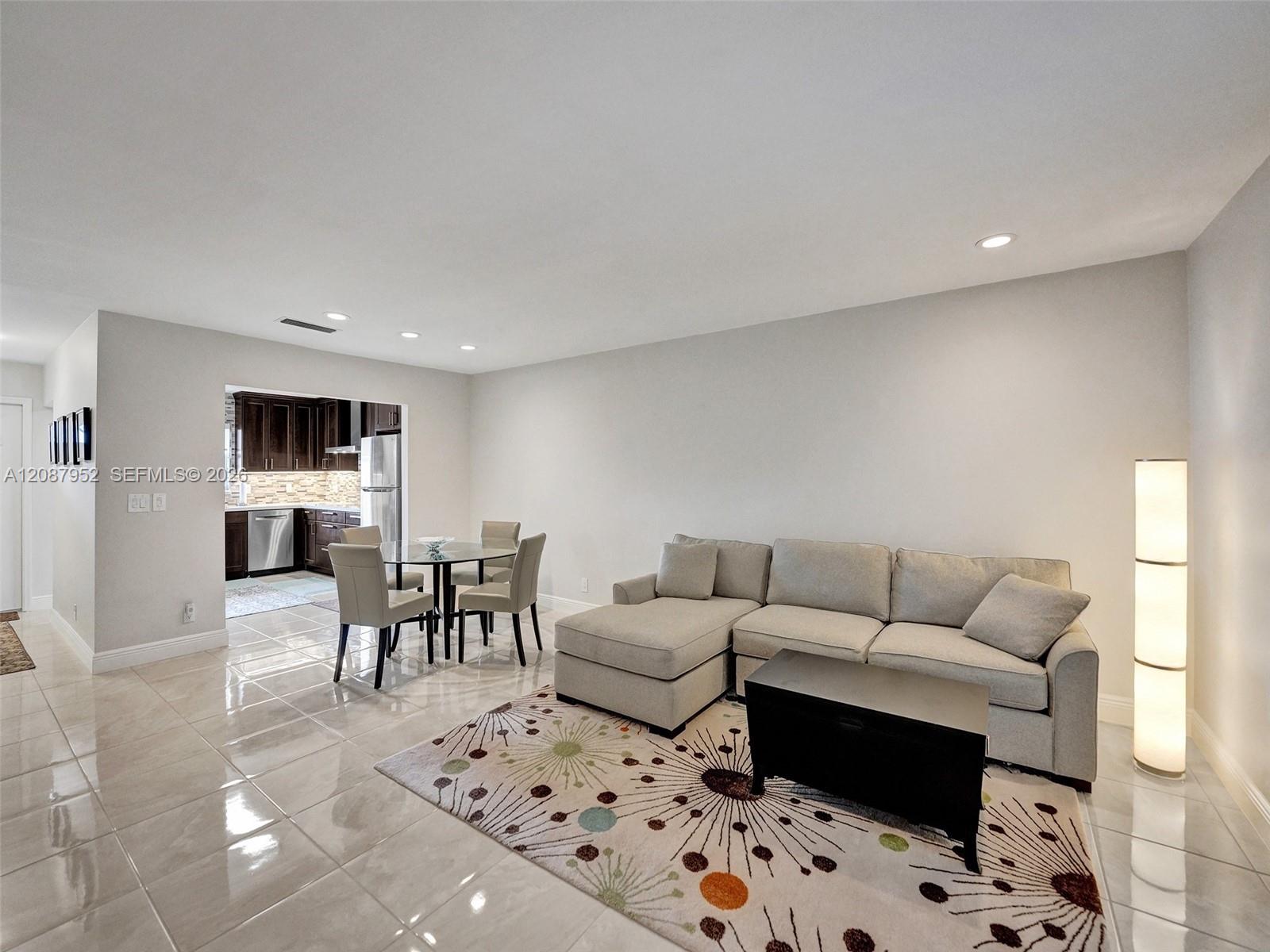 207 Cape Cod Cir # 207 — Photo 4
