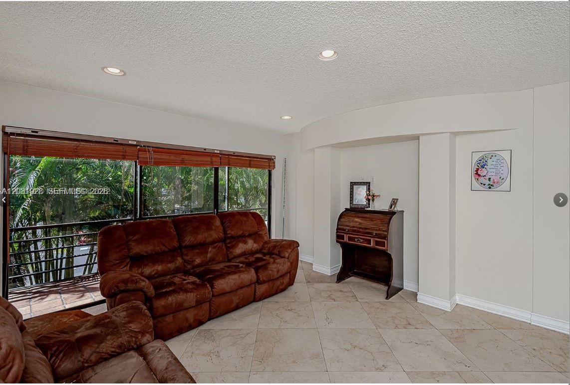 4000 N Hills Dr # 29 — Photo 3