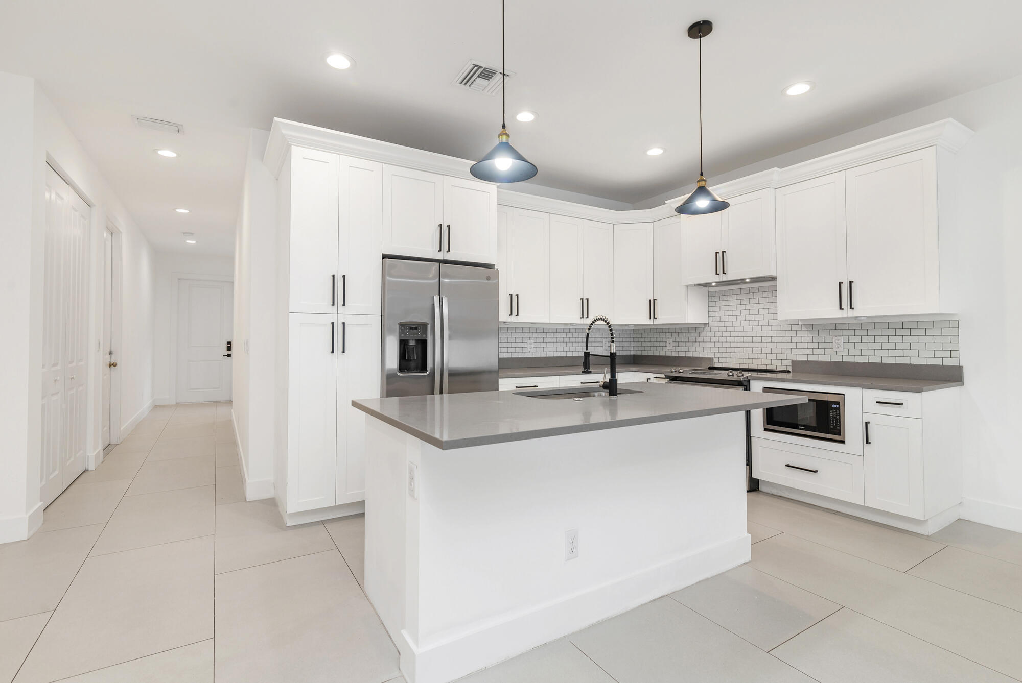 6872 Australian Street — Photo 4