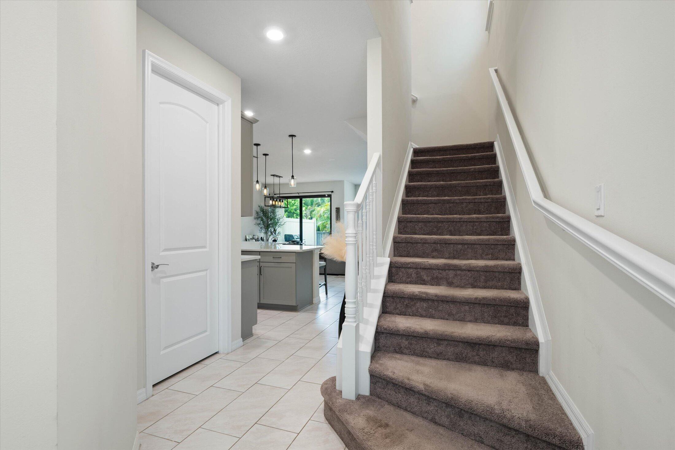 8221 Cinch Way — Photo 3