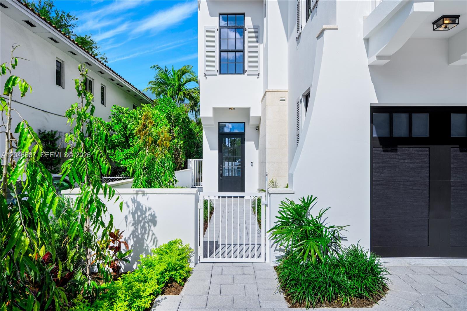 2712 S Le Jeune Rd, Coral Gables FL 33134