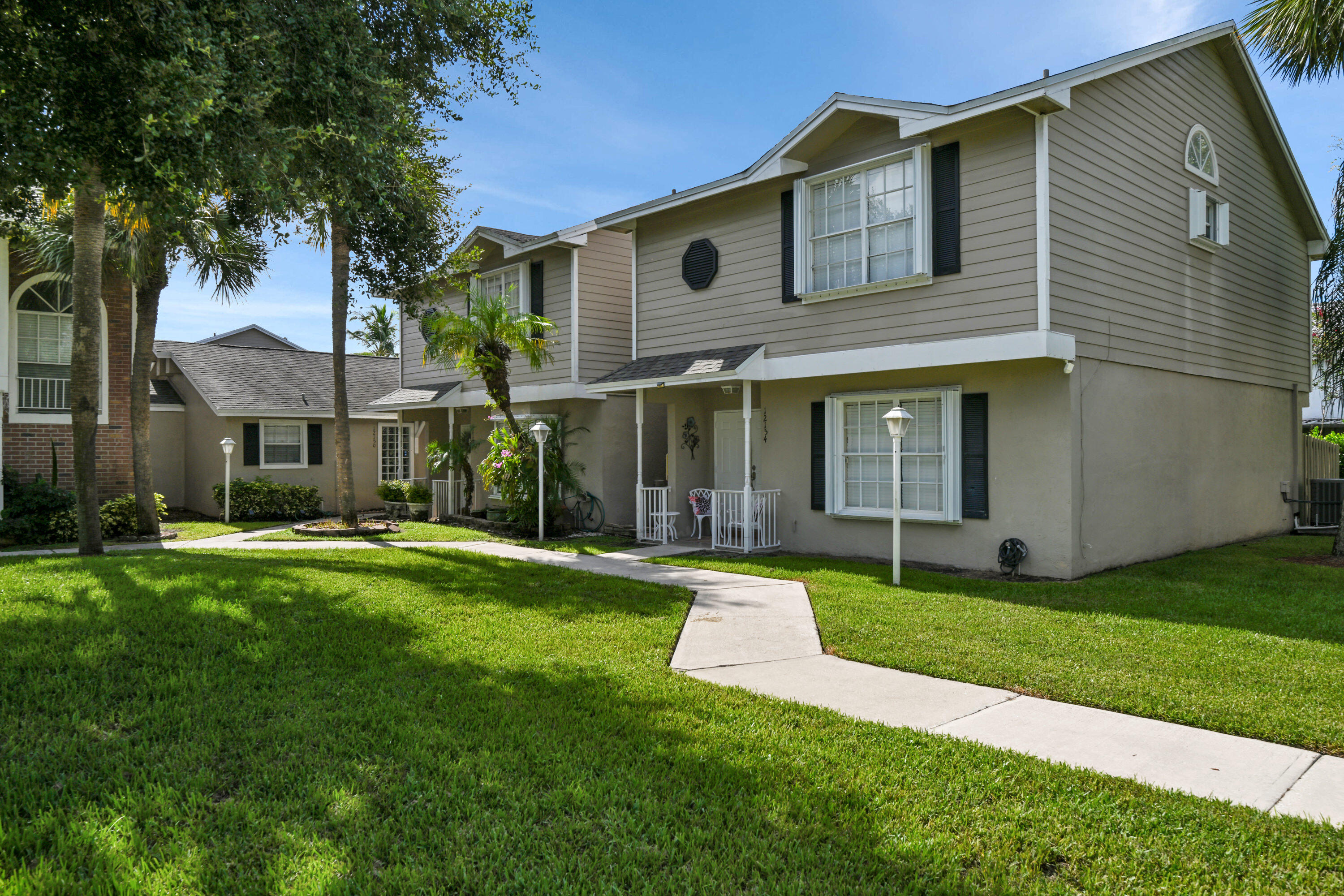 12152 NW 36th Place — Photo 5